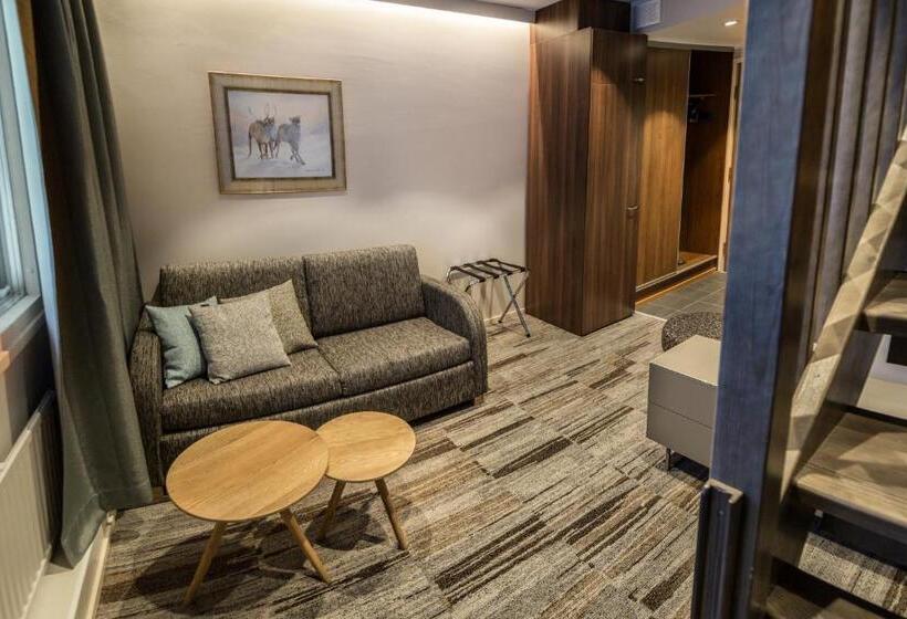 סוויטה עם ג'קוזי, Isosyote