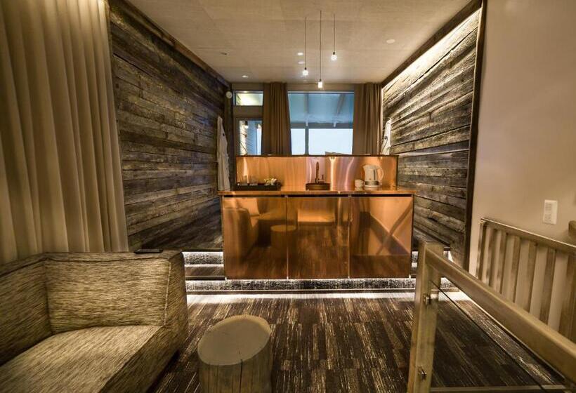 סוויטה עם ג'קוזי, Isosyote