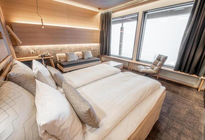 חדר סופריור, Isosyote