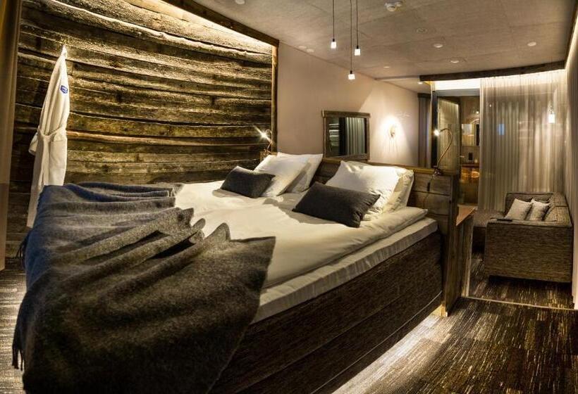 סוויטה עם ג'קוזי, Isosyote