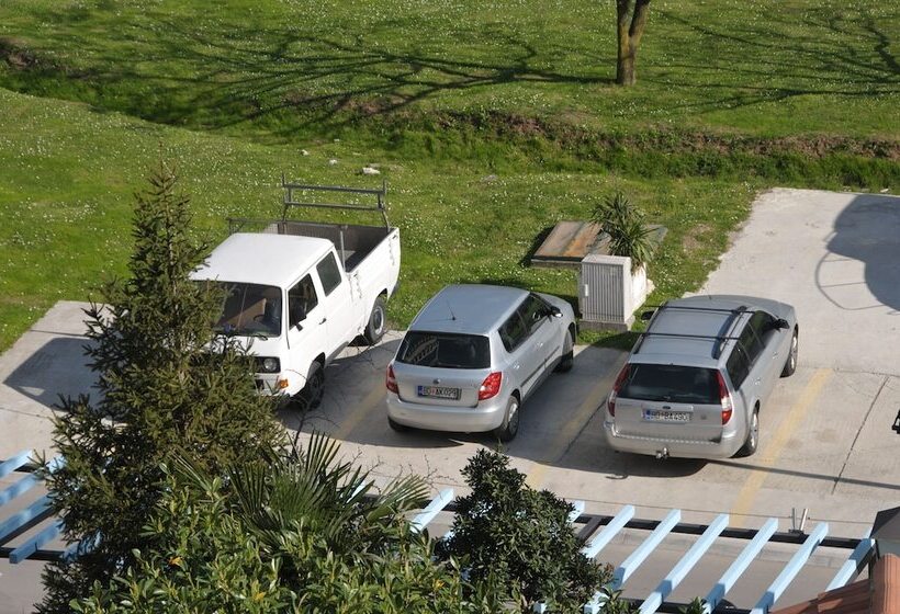 اتاق استاندارد با بالکن, Oaza