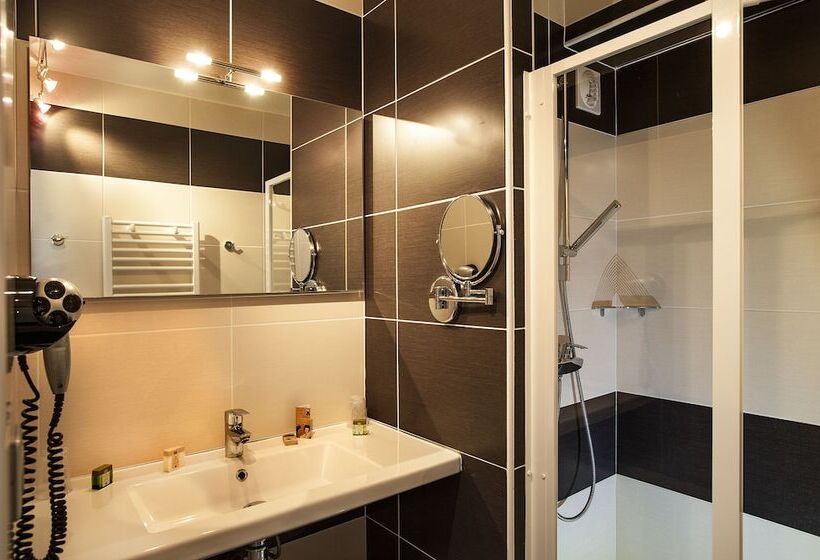 غرفة سوبيريور مطلّة علي النهر, Hôtel Restaurant Les 2 Rives   Logis Hôtels