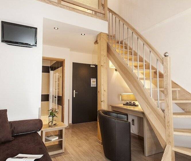 جناح سوبيريور, Hôtel Restaurant Les 2 Rives   Logis Hôtels