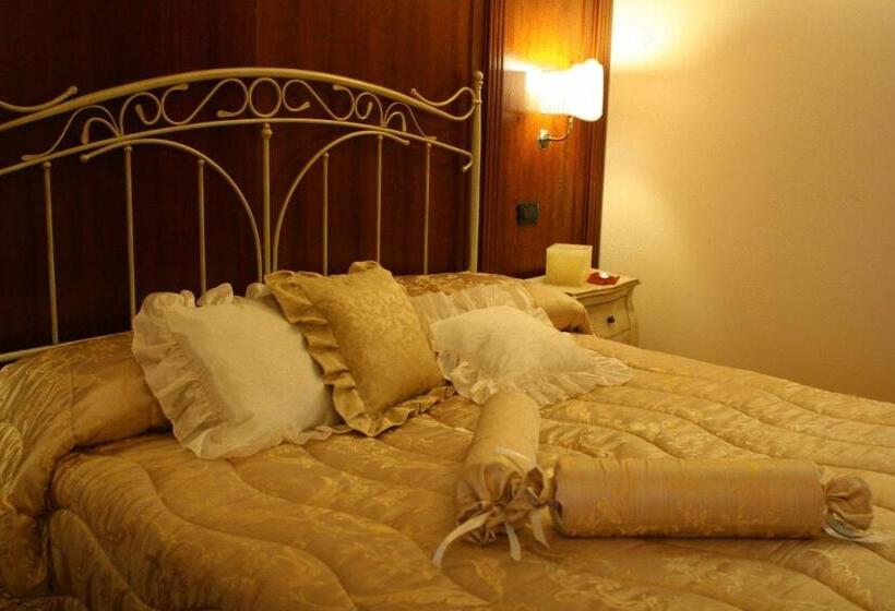 Pokój Deluxe, Tesoretto