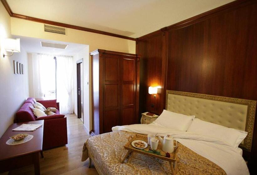 Pokój Trzyosobowy Klasyczny, Tesoretto