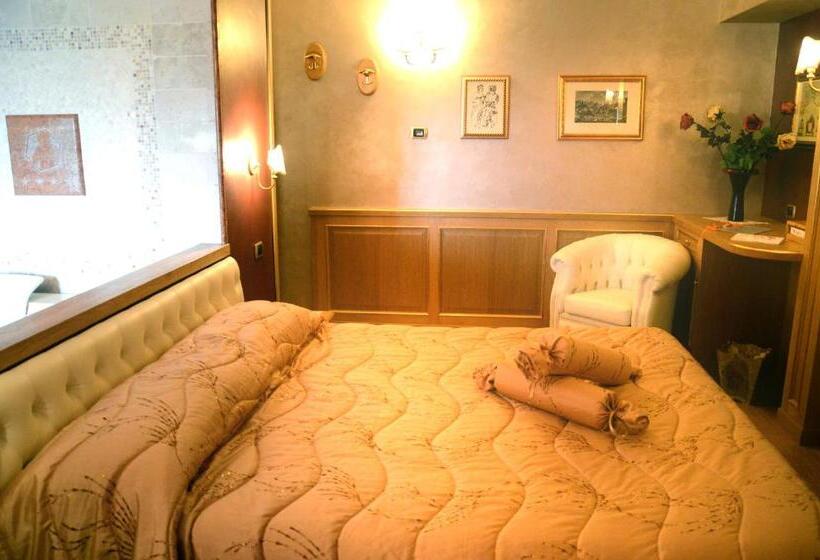 Suite z Hydromasażem, Tesoretto