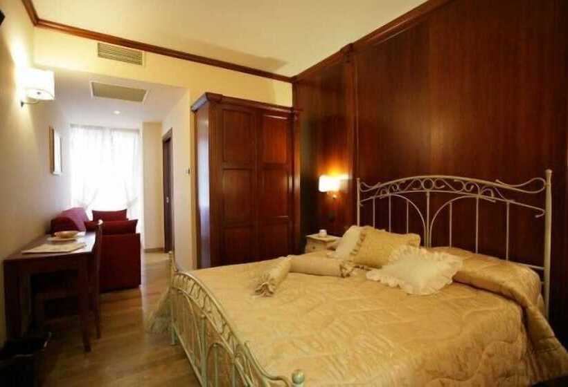 Pokój Trzyosobowy Klasyczny, Tesoretto