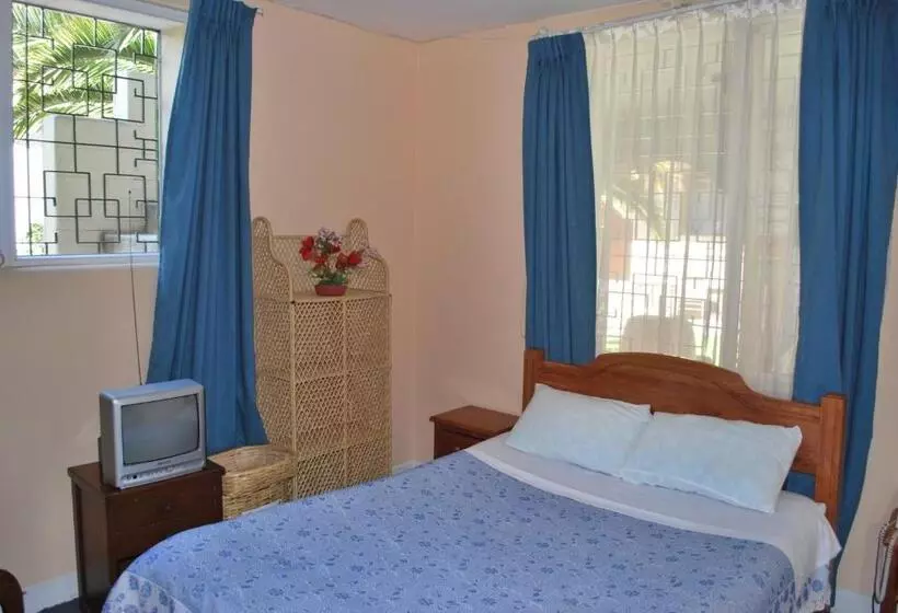 اتاق استاندارد, Travellers Inn