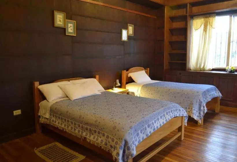 اتاق استاندارد, Travellers Inn