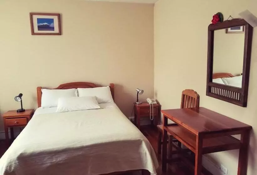 اتاق استاندارد یک نفره, Travellers Inn