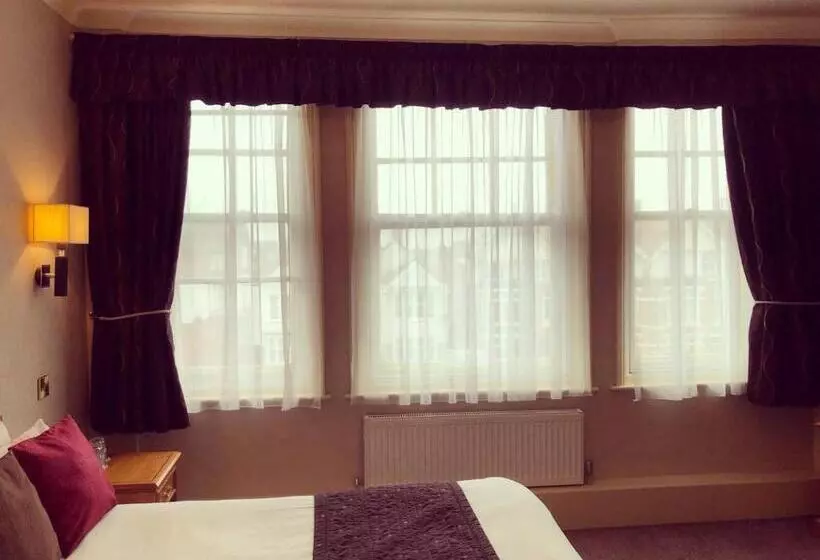 Family Room, Victoria