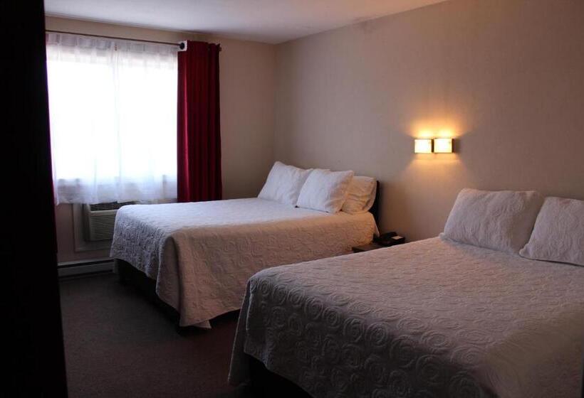 带2个双人床的标准工作室, Motel Capri Et Suites