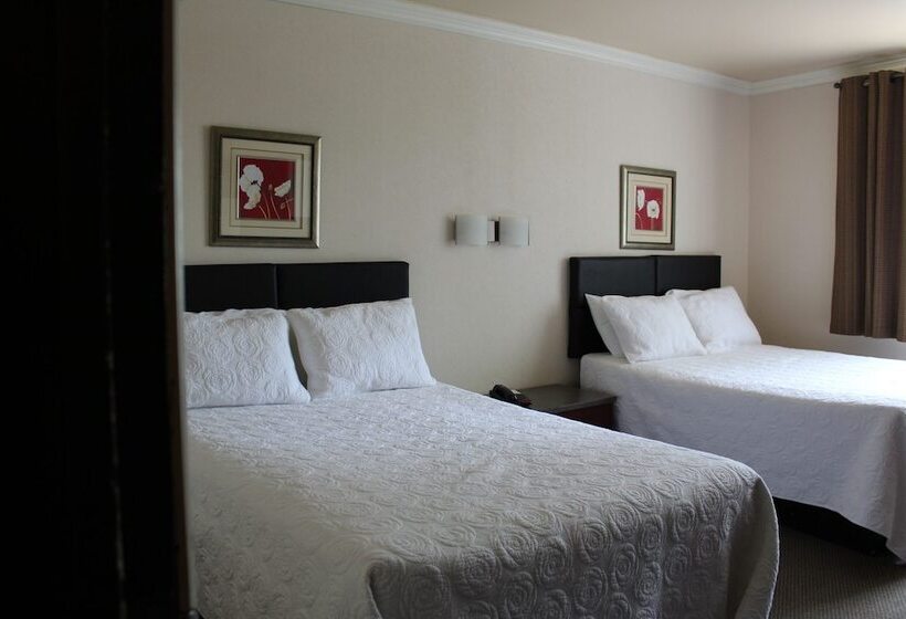 带2个双人床的标准工作室, Motel Capri Et Suites