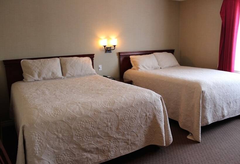 带2个双人床的标准工作室, Motel Capri Et Suites