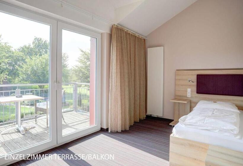 高级单人间, Stössels