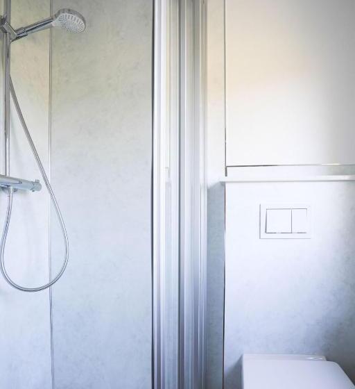 标准单人间, Stössels