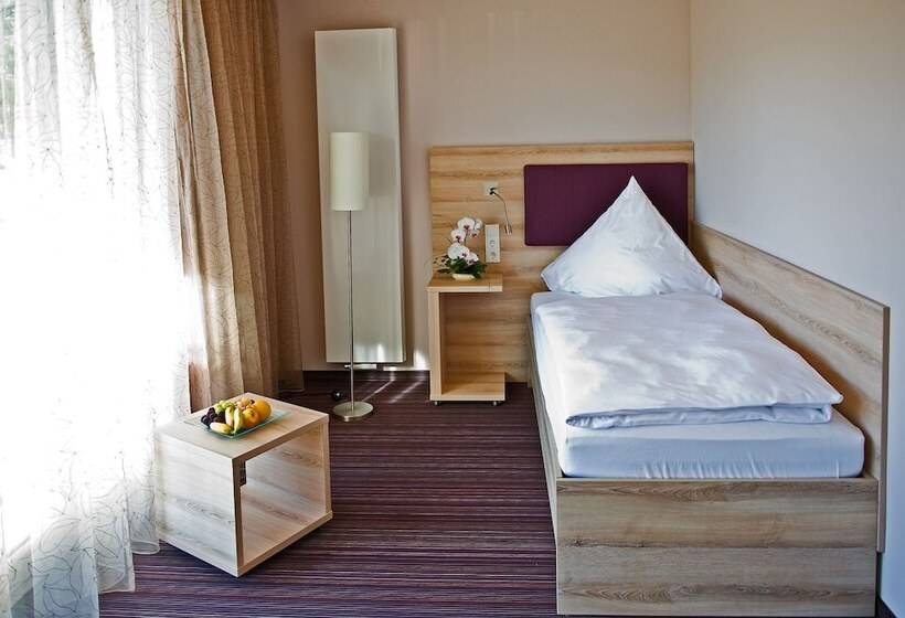 高级单人间, Stössels