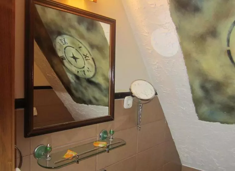 スタンダードトリプルルーム, Pensiune Citadela Sighisoara
