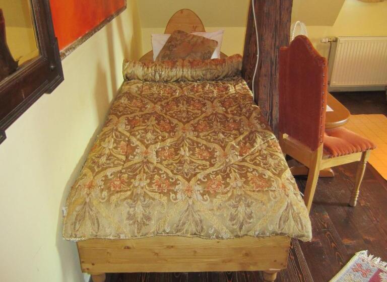 اتاق استاندارد سه نفره, Pensiune Citadela Sighisoara