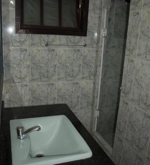 디럭스 트리플 룸, Pousada Casa Da Pedra