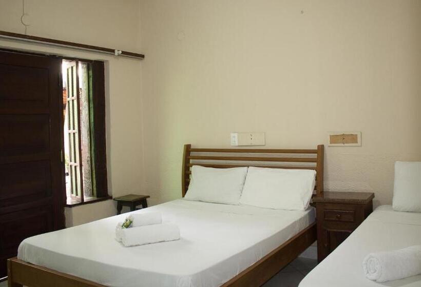 디럭스 트리플 룸, Pousada Casa Da Pedra