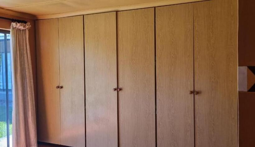 Номер Стандарт, Thornycroft Lodge