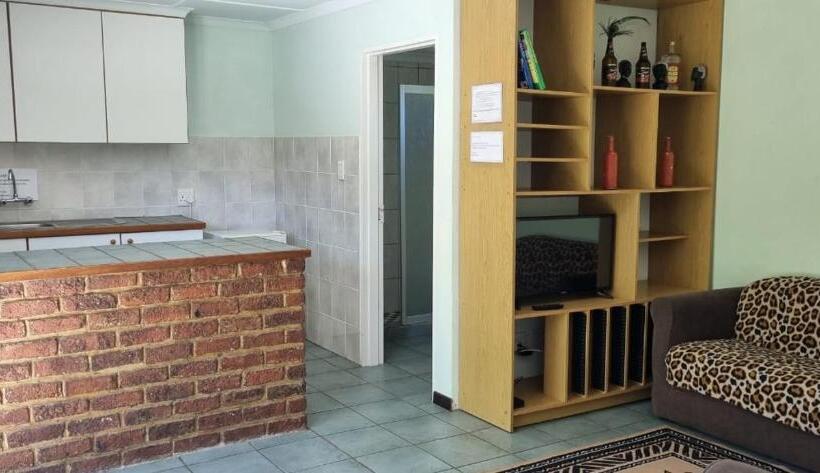 Семейный Номер, Thornycroft Lodge