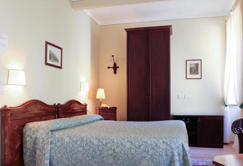 غرفة قياسية, Villa La Mirabella