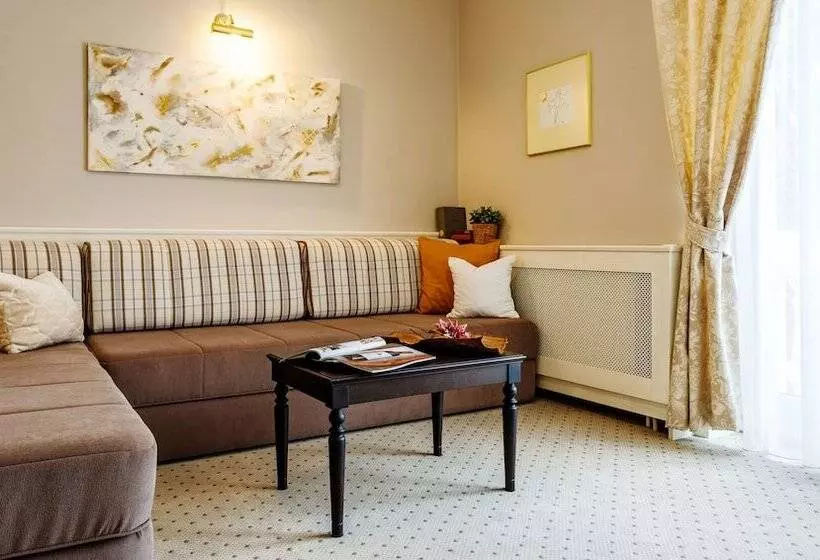 سوییت, Villa Medici Hotel & Restaurant