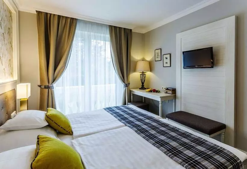 سوییت, Villa Medici Hotel & Restaurant