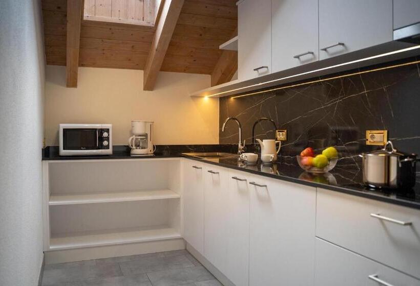 דירה בת חדר שינה 1 עם מרפסת, Apartments Lasteis