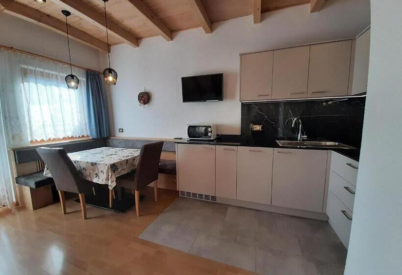 דירה בת חדר שינה 1 עם מרפסת, Apartments Lasteis