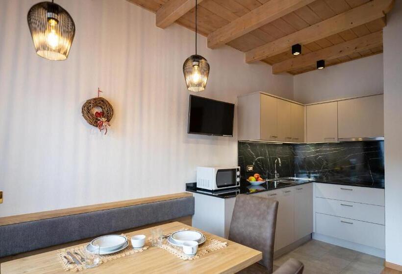 דירה בת חדר שינה 1 עם מרפסת, Apartments Lasteis