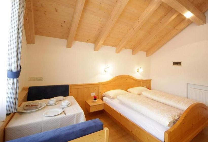 סטודיו סטנדרט עם מרפסת, Apartments Lasteis