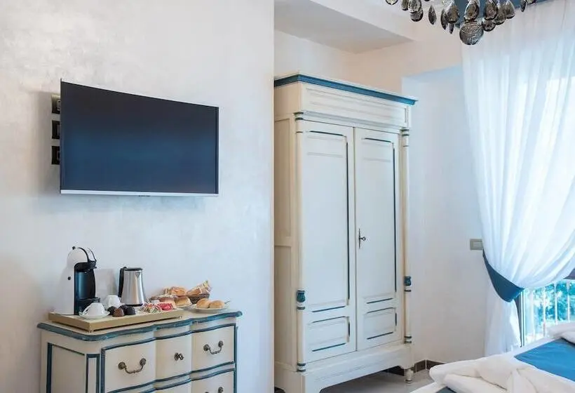 اتاق سه نفره سوپریور با چشم‌انداز دریا, B&b Palazzo Montesanto