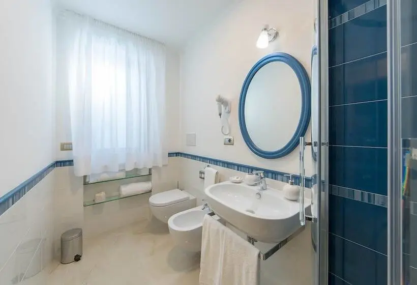 اتاق سه نفره سوپریور با چشم‌انداز دریا, B&b Palazzo Montesanto