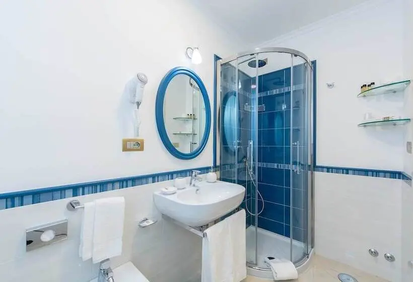 اتاق سه نفره سوپریور با چشم‌انداز دریا, B&b Palazzo Montesanto
