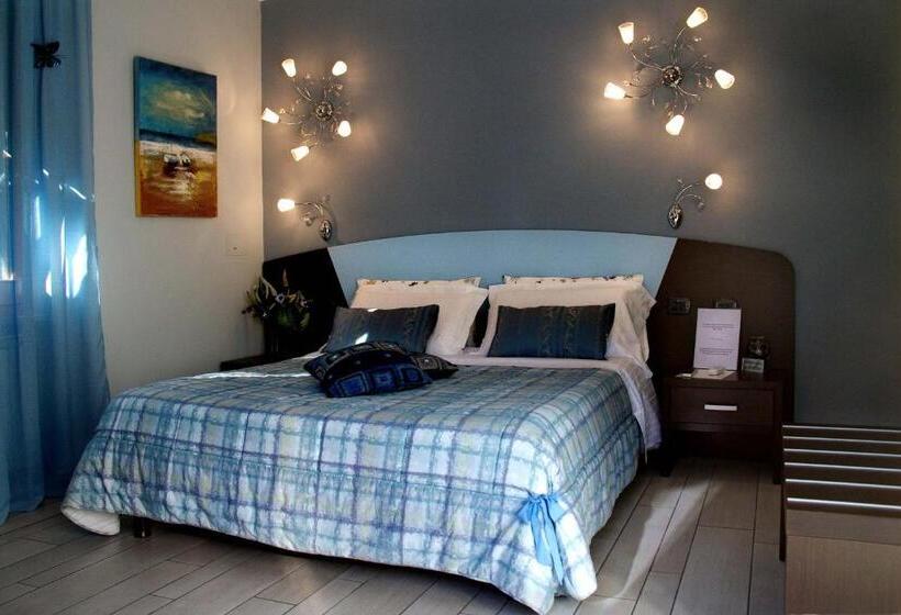 חדר סטנדרט נוף לים עם טרסה, Marvit Affittacamere