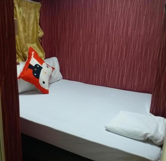 اتاق اکونومی, Toronto Guest House