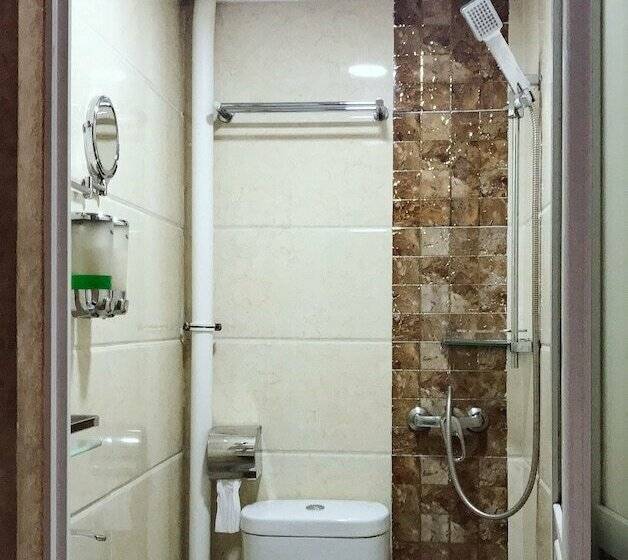 اتاق استاندارد یک نفره, Toronto Guest House