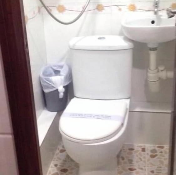 اتاق خانوادگی, Toronto Guest House