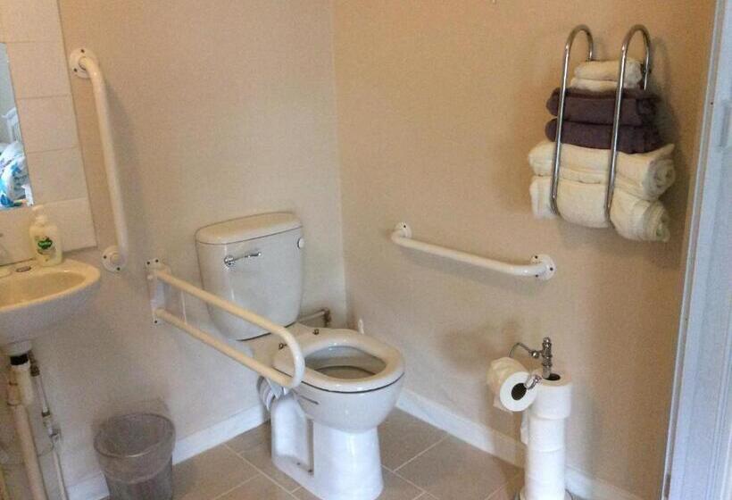 חדר סטנדרט מותאם לאדם עם מוגבלויות, The River House