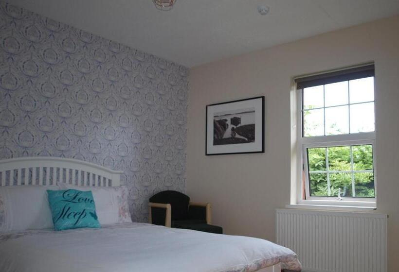 חדר דלוקס, The River House