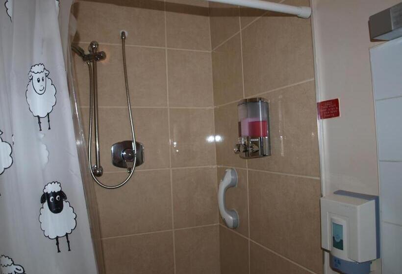 חדר דלוקס, The River House