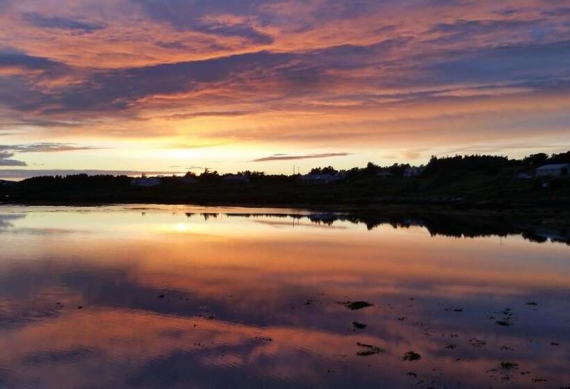 חדר אקונומי, The River House