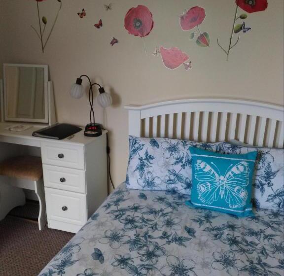 חדר אקונומי, The River House