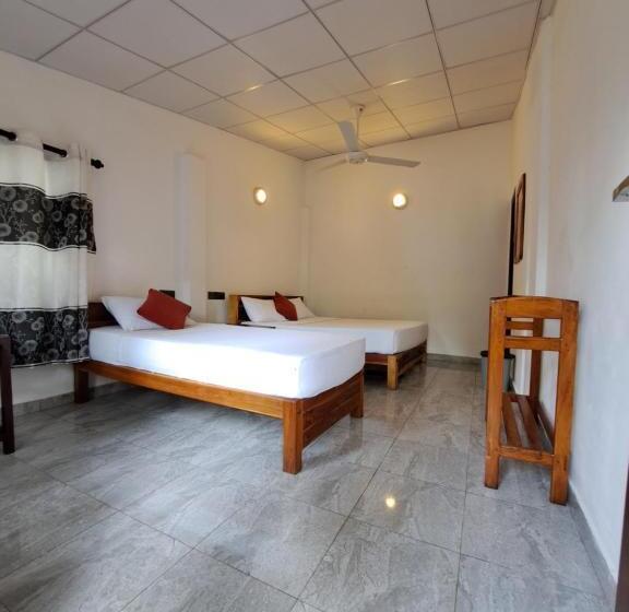 اتاق استاندارد سه تخته با چشمانداز باغ, Etnico Surf Resort