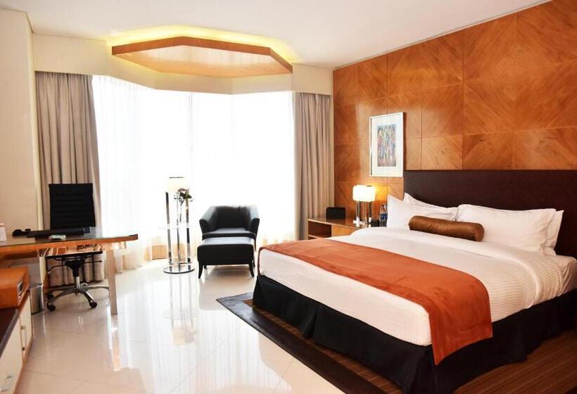 اتاق کلاب, Lagos Continental