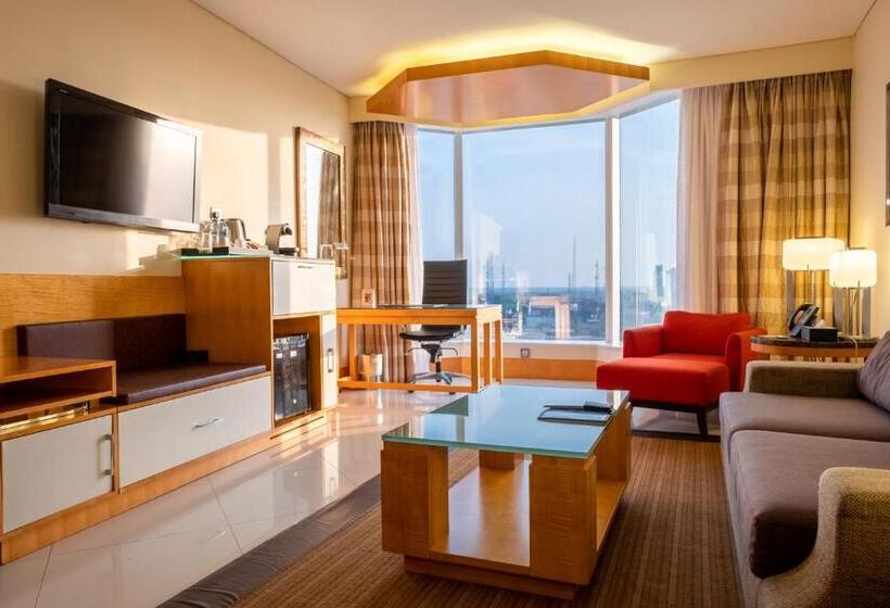 سوییت لوکس, Lagos Continental