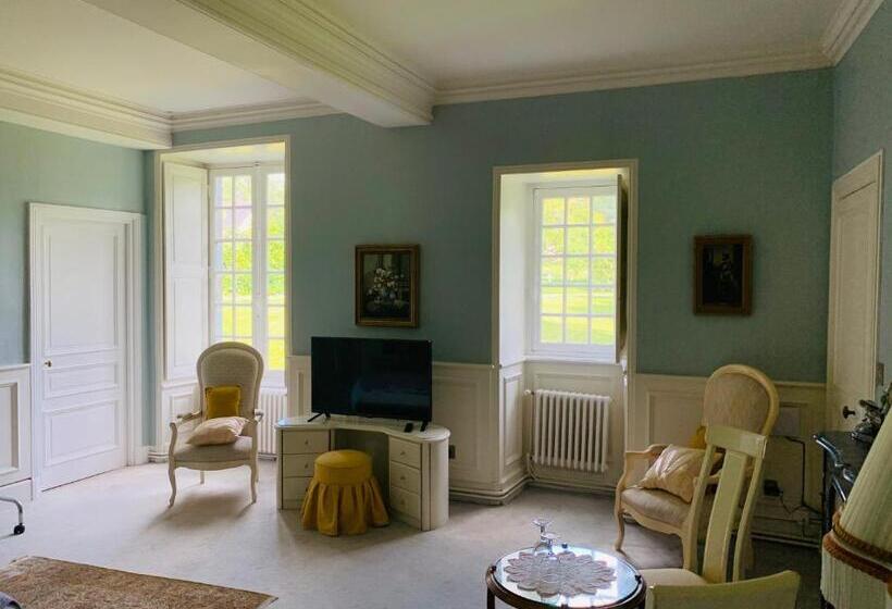 غرفة أساسية, Manoir De Trégaray